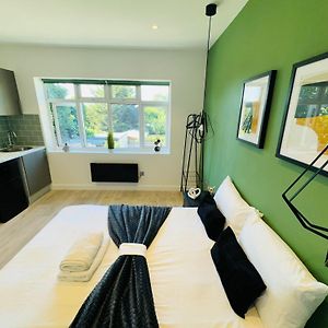London City Center Top Studios Next To Westfield Shopping & Attractions